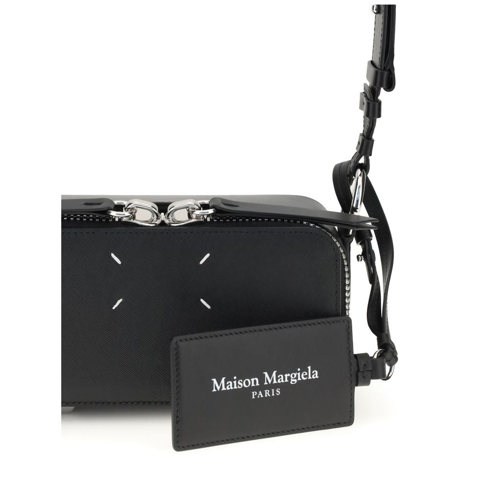 Front view with bag zipped and handles upright.