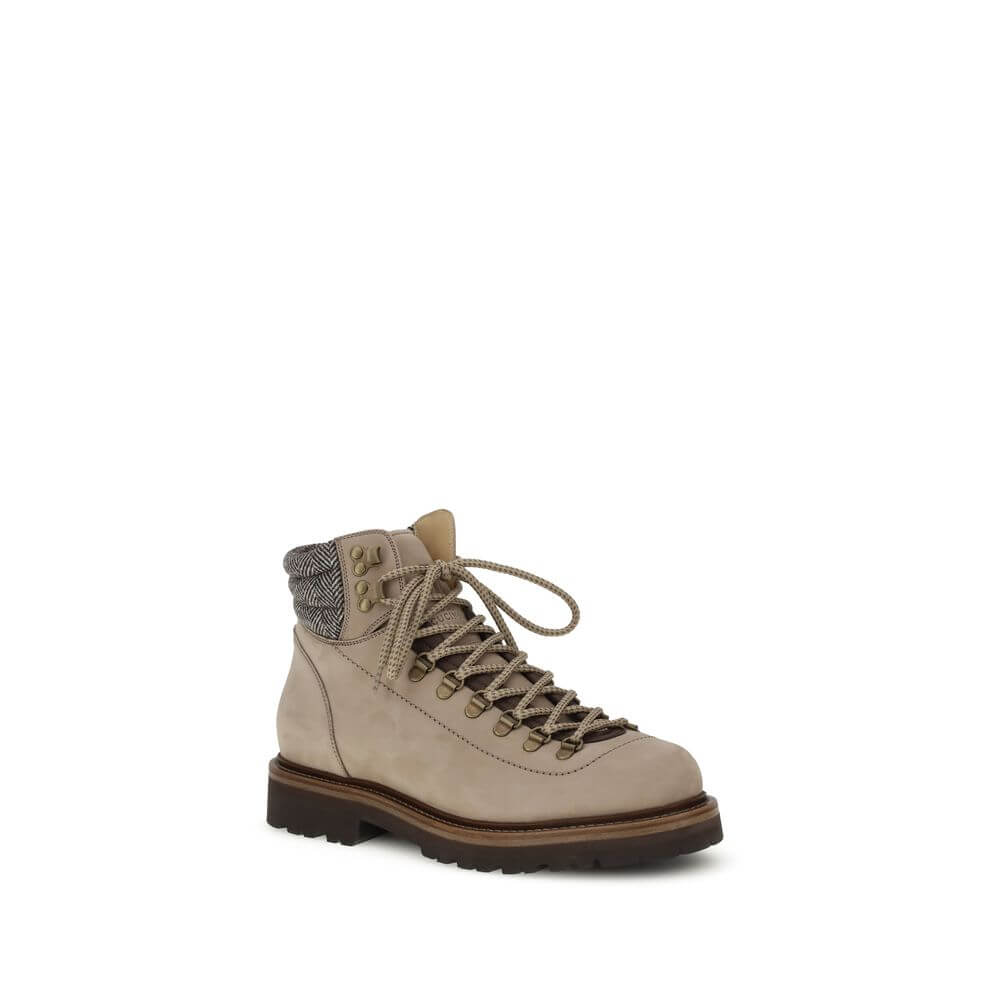 Brunello Cucinelli Beige Calf Leather Bos Taurus Lace-Up Boots with metal eyelets and two-tone laces for stylish hiking.