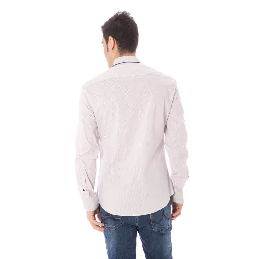Front view with bag zipped and handles upright.