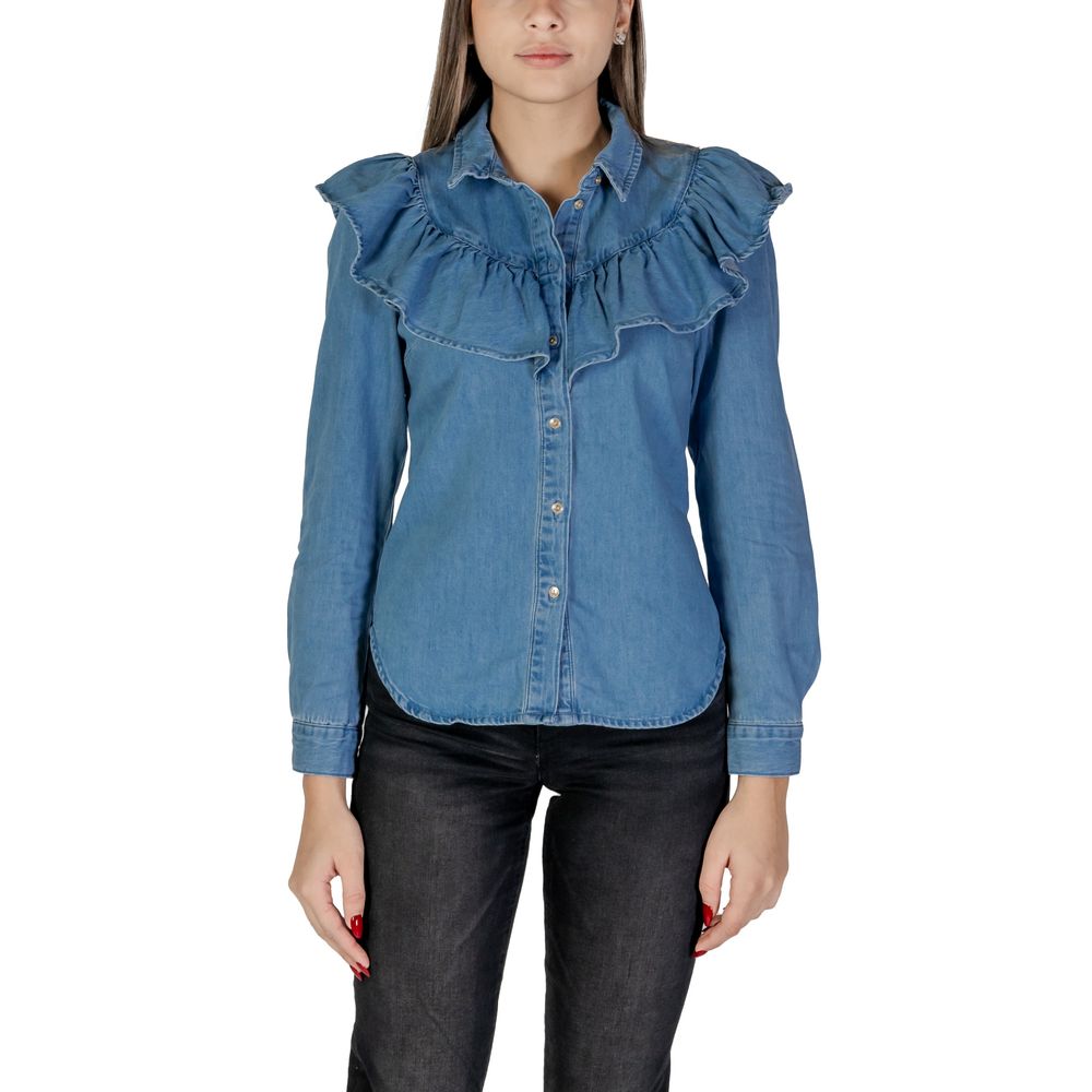 Front view with bag zipped and handles upright.