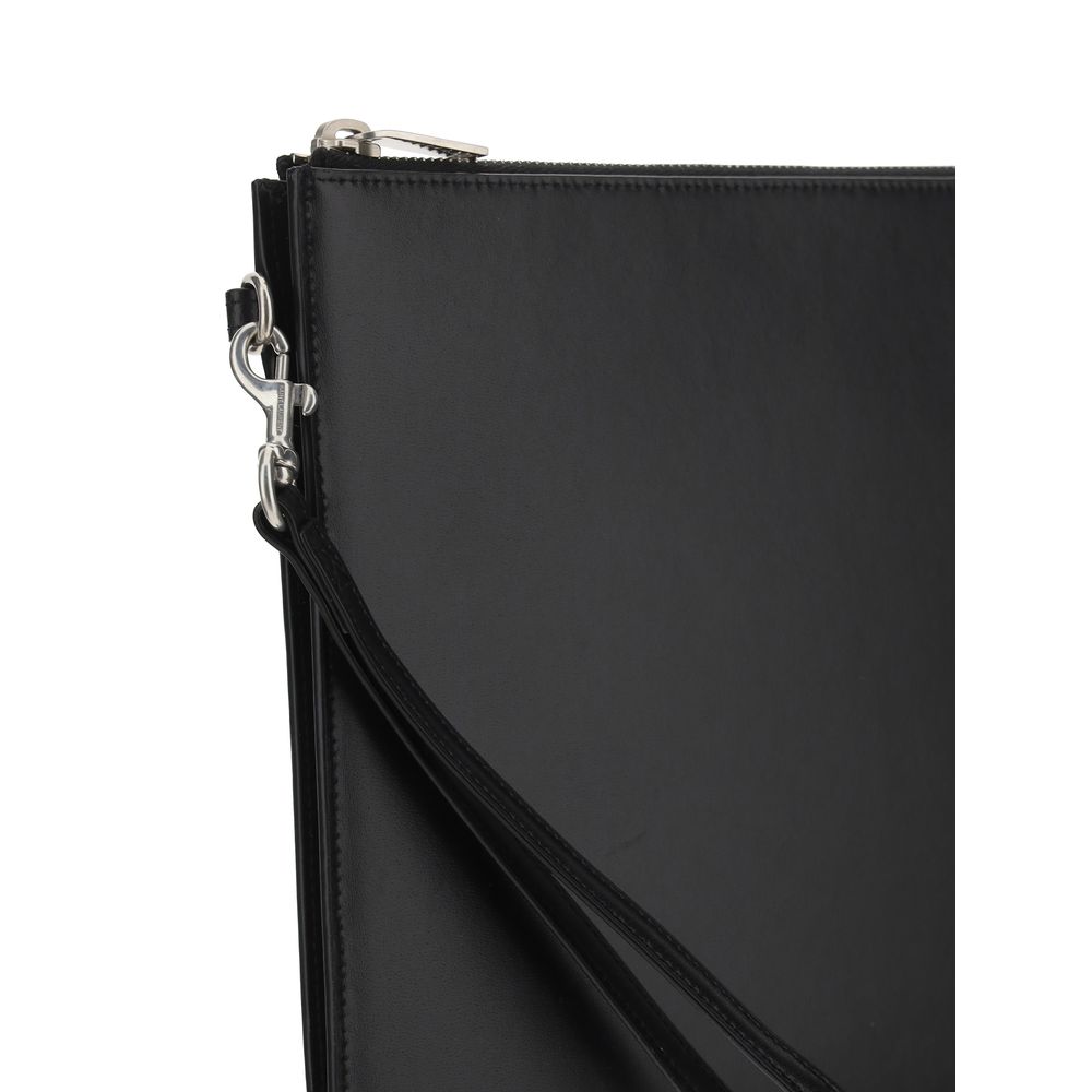 Front view with bag zipped and handles upright.