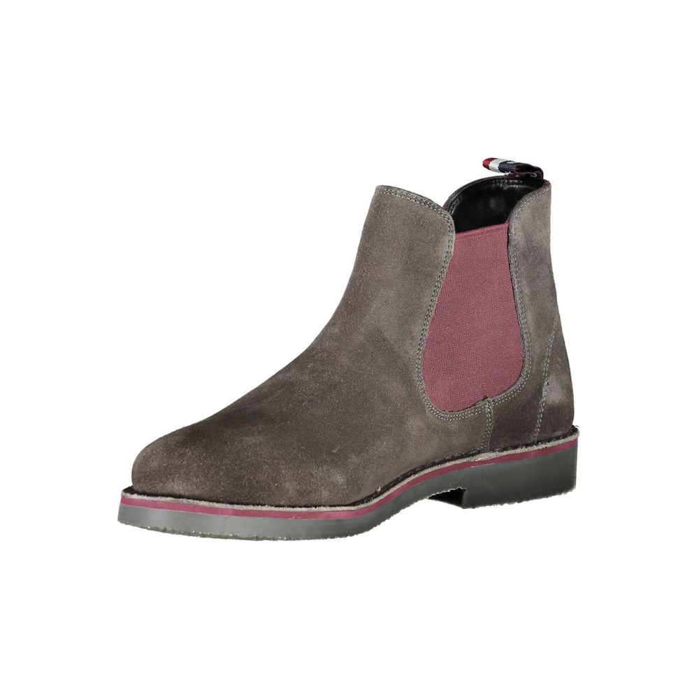 U.S. POLO ASSN. Gray Leather Mens Ankle Boot with elastic panels and contrasting details showcasing style and comfort.